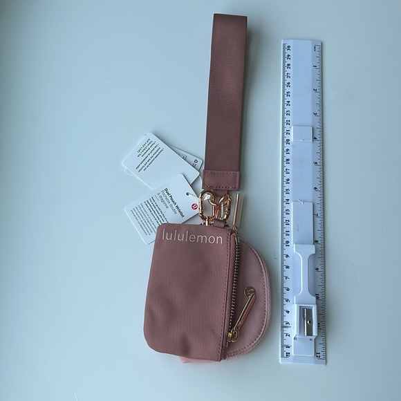 Lululemon Dual Pouch Wristlet💝Popular Gift🎁Colour-Spiced Chai/Pink Haze, New - Picture 7 of 7